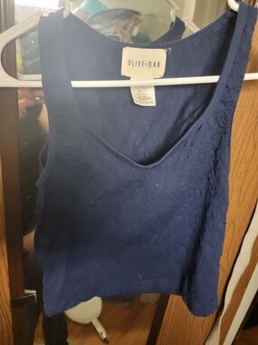 Olive & Oak Women's Navy Crop Tank Top